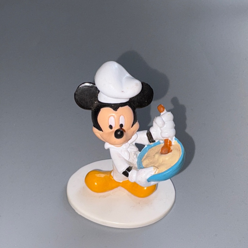 Walt Disney- Mickey Mouse - 2.25 inches tall -PVC Figure